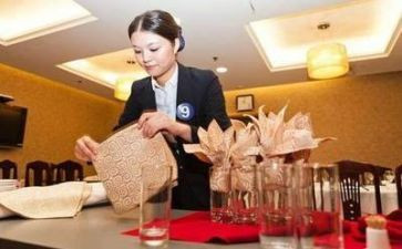 餐饮月工作总结参考8篇