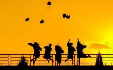 大学自我鉴定范文800字5篇