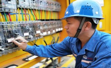 电工高级技师技术工作总结6篇