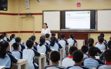 李镇西教与育读后感7篇