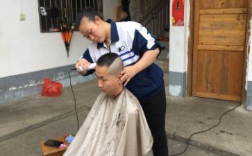 小理发店五一活动方案7篇