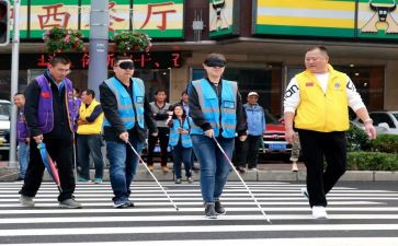 盲人的作文800字最新5篇